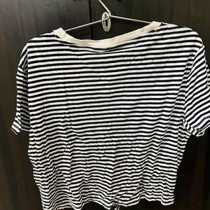 H&M Front Knot Tshirt. Size-L.