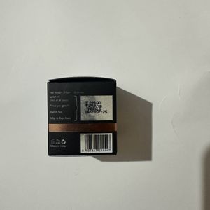 The Man Comapny lightning lip Scrub