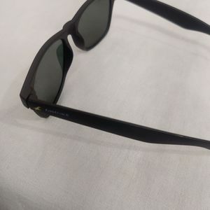 Fastrack Wayfarer Sunglasses ( Black Shade)