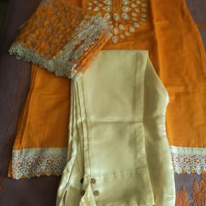 Deziner Tailor Made Suit With Beautiful Dupatta