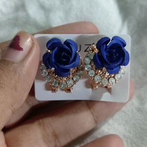 very beautiful stone studs earring