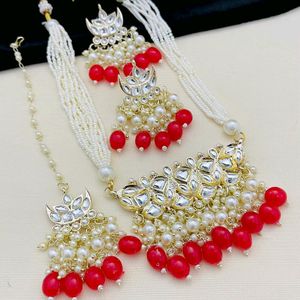 Beautiful Premium Quality Kundan Necklace With Ear