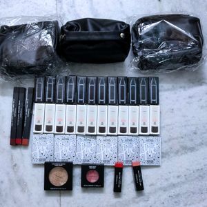 MAC MAKEUP SET