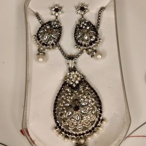 Pandent With Earings Set