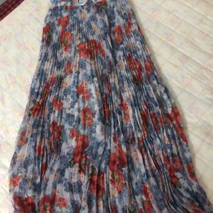 Pleated Long Skirt