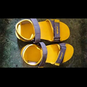 Spqrks Unisex Sandles 4 Size