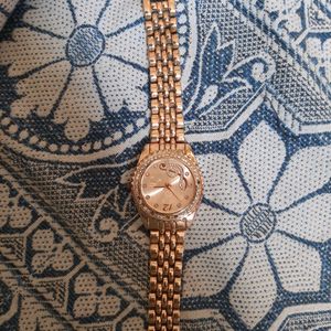 Golden Wrist Watch Women.