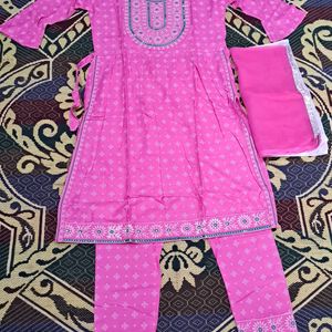 Nyra Cut Kurta Set With Dupatta in Pink Color