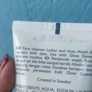 Oriflame Glow Essential Face Wash 125 Ml