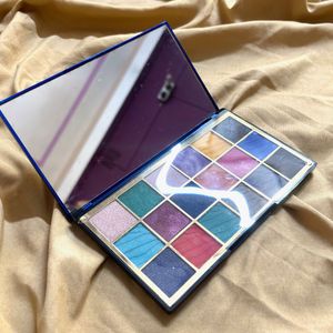 Makeup Revolution Eyeshadow Palette