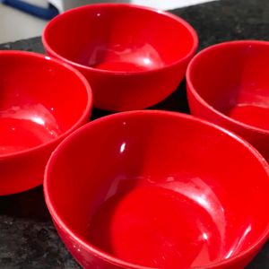 4 Small Bowls