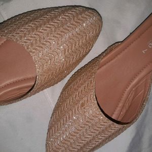 Flat Chappal