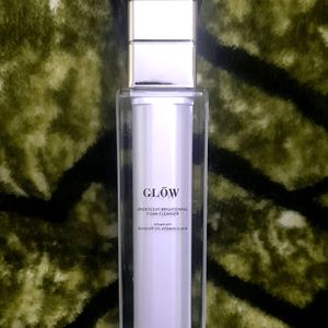 GLOW IRIDESCENT BRIGHTENING FOAM CLEASNER MYGLAMM