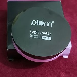 Plum Face Compact  SPF15 Only 399/