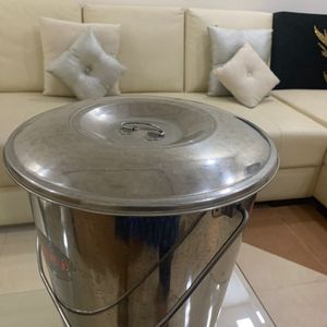 Steel Bucket With Lid