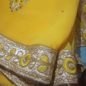 Yellow Chiffon Saree💛