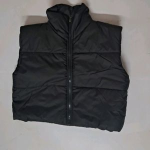 NEW BLACK HALF PUFFER JACKET GRABBB THISS DEALLL