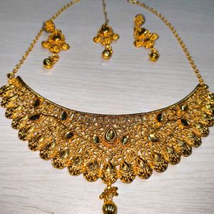 Golden Necklace,Chokar set with Maangtika,Earrings