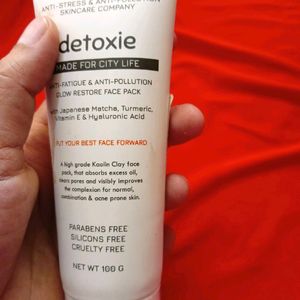 Detoxie Glow restore facepack