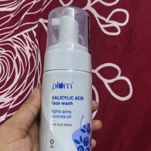 Plum Salicylic Acid Face Wash