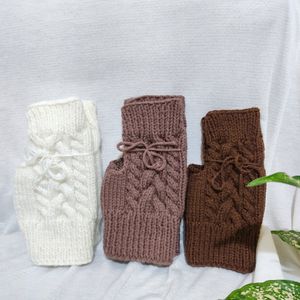 Knitting 🧤gloves