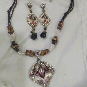 Ethic Kundan Necklace Set