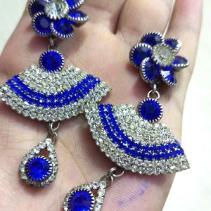 A Beautiful Blue Earing With The Studs