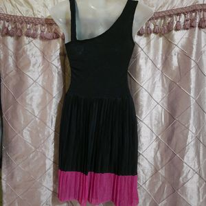 Sleeveless PLEATED DRESS