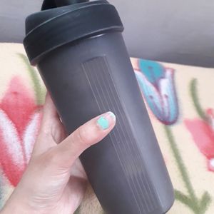 Max Shaker Bottle! (For Gym Use/tea/coffee)