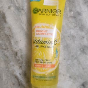 Garnier Vitamic C Face Wash (Pack Of 2)