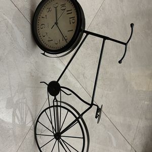 Cycle Shaped Clock