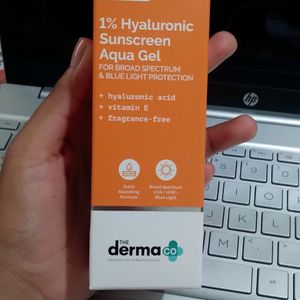 The Derma Co 1% Hyaluronic Sunscreen Aqua Gel