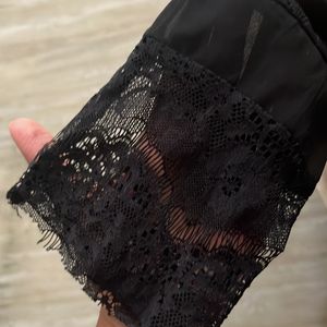 BLACK LACED SHRUG