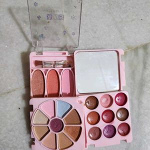 Mini Makeup Kit