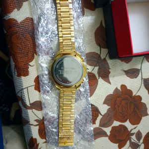 PREMIUM WATCH😍💯GOLDEN COLOUR , Osm Look