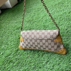 Reduce Price Authentic Gucci Brand Clutch