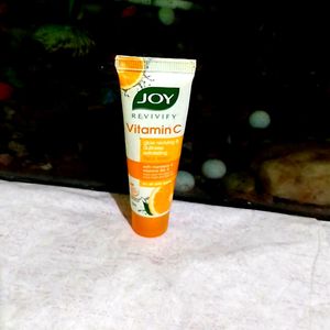 JOY Vitamic C Face Wash