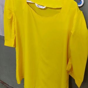 YELLOW SHORT TOP