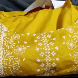 Women Printed Straight Yellow Kurti