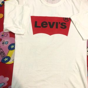 Levi’s T-Shirt