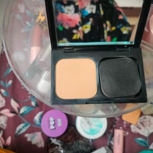 Mate Poreless Powder Foundation