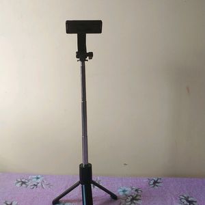 Price Drop 🔥 Tripod With Bluetooth