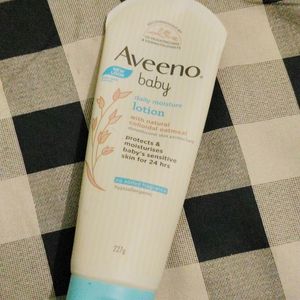 New Aveeno Oatmeal Moisturizer 227 Grams