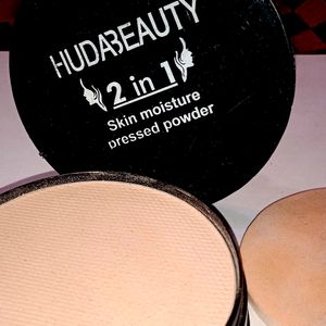 Huda Beauty Compact Powder + Shimmer Highlighter