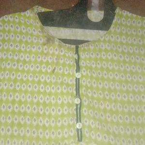 Beautiful Green Girls/Women Short Kurti