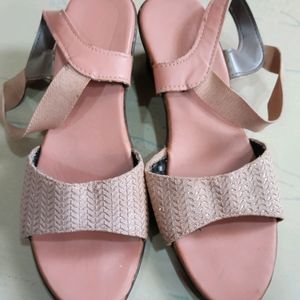 Peach Coloura sandals 👡