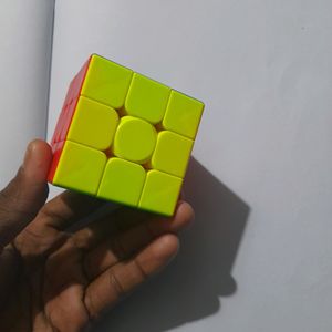 Rubix Cube 3×3×3 Like New Condition