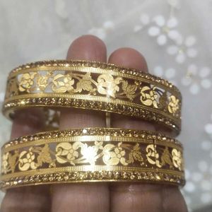 Tanishq Designer Gold Bangles