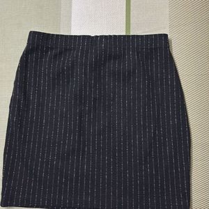 Mini black n white skirt