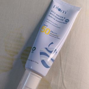 Plum Niacinamide Sunscreen